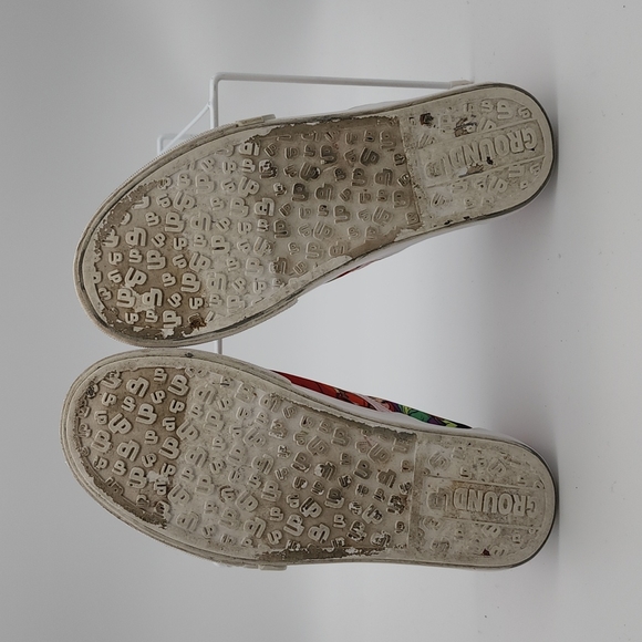 Ground Up Disney Princesses Slip On Sneaker, Big Kid 3 - Picture 5 of 8